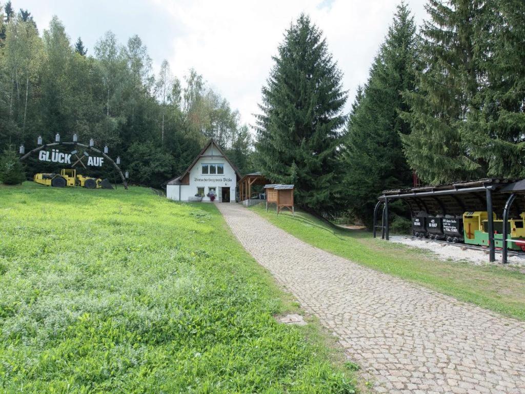 Ferienwohnung Ripa Erzgebirge In Schwarzenberg シュヴァルツェンベルク エクステリア 写真