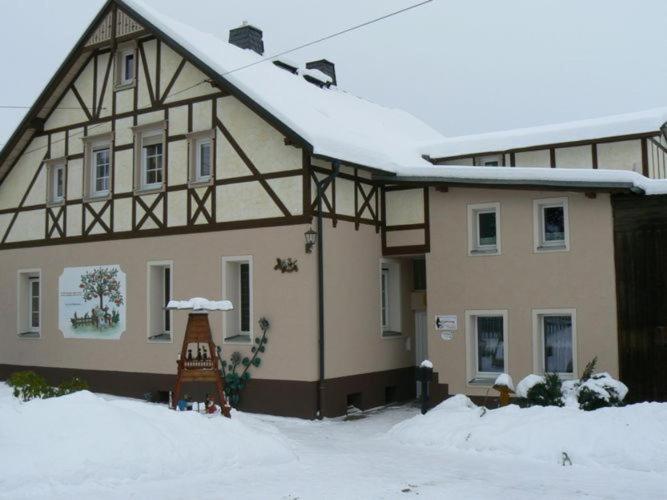 Ferienwohnung Ripa Erzgebirge In Schwarzenberg シュヴァルツェンベルク エクステリア 写真